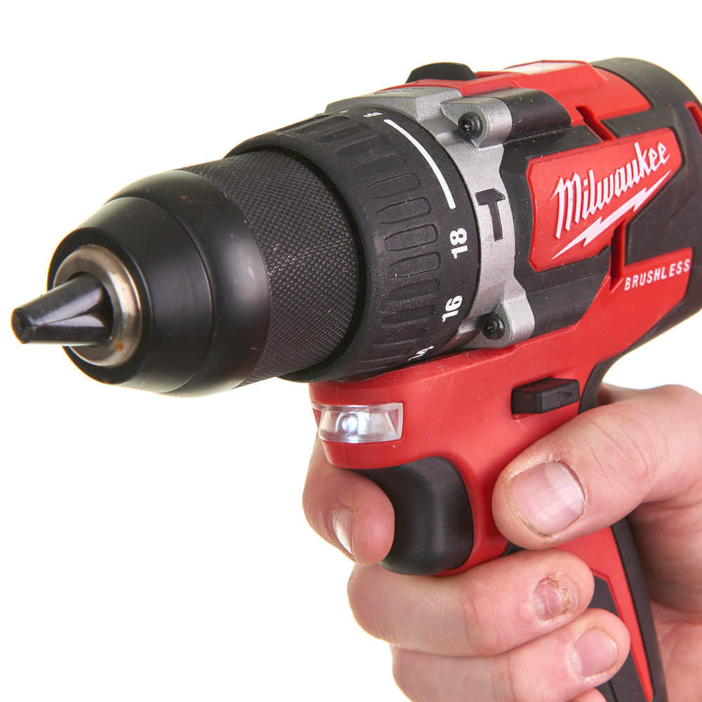 Taladro percutor M18 Brushless SIN ESCOBILLAS 18v, 60Nm, 0-550/0-1800rpm,
