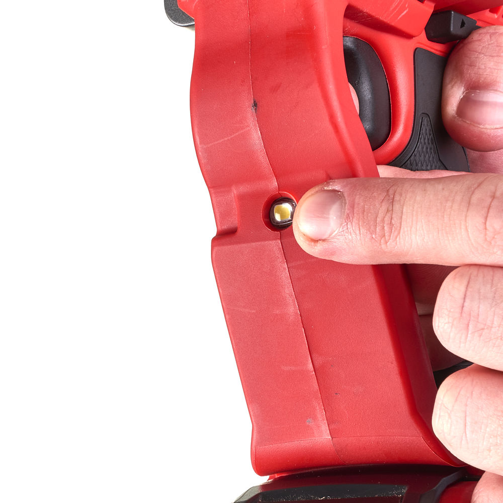 Llave de impacto de alto par M18 FUEL™ ONE-KEY™, recepción 1&quot; con anillo de fricción, 4 modos, máximo par de apriete 2033Nm, máximo par de desapriete 2400Nm. Se suministra en versión cero, sin baterías ni cargador, en HD-box