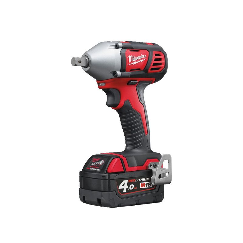 M18BIW12-402C Llave de impacto compacta M18™, recepción 1/2&quot; con pin de retención, máximo par de apriete 240Nm. Se suministra con 2 baterías M18B4 y cargador M12-18C, en kitbox