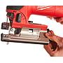 Sierra de calar de puño abierto de 710W, capacidad máxima en madera 120mm, carrera 26mm, 500-2800cpm. Se suministra en kitbox