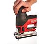 Sierra de calar de puño abierto de 710W, capacidad máxima en madera 120mm, carrera 26mm, 500-2800cpm. Se suministra en kitbox